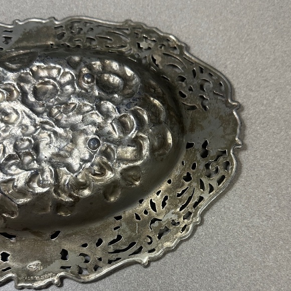 Ornate Silver vintage Repousse Floral Oval Tray - Picture 5 of 10